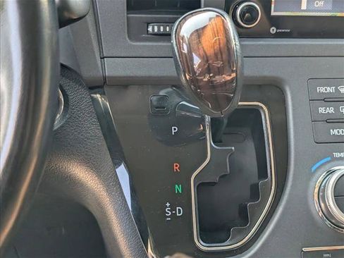 Used 2019 Toyota Sienna Limited Premium w/ Carpet Mat Package FWD image 11