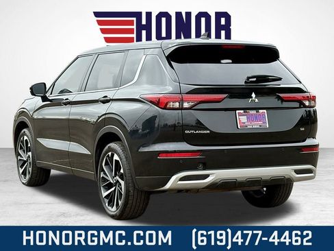 Used 2022 Mitsubishi Outlander SE image 5