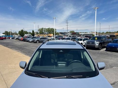 Used 2025 Honda Pilot Touring image 9