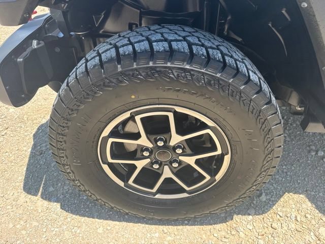 Used 2024 Jeep Wrangler Unlimited Rubicon AWD/4WD image 25