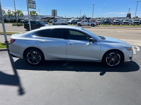 Used 2022 Chevrolet Malibu LT FWD image 15