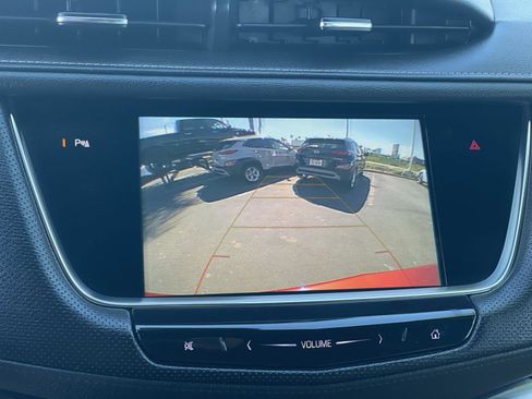 Used 2018 Cadillac XT5 Luxury w/ Driver Awareness Package image 12