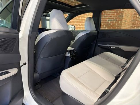 Used 2023 Lexus RX 350 Premium image 28