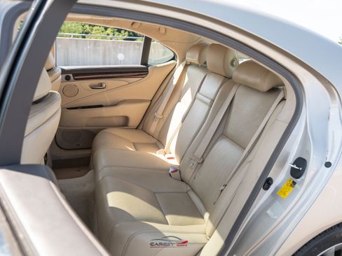 Used 2015 Lexus LS 460 AWD w/ Comfort Package image 19