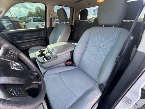 Used 2018 RAM 1500 Express w/ Express Value Package AWD/4WD image 10