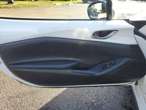 Used 2020 MAZDA MX-5 Miata RF Grand Touring image 9