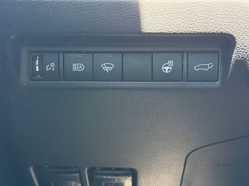 Used 2019 Toyota RAV4 XLE Premium w/ Cold Weather Package FWD image 27