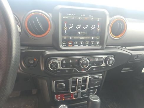Used 2022 Jeep Gladiator Mojave w/ LED Lighting Group AWD/4WD image 4