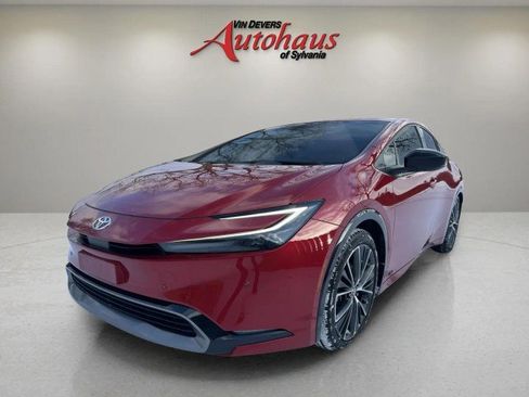 Used 2023 Toyota Prius XLE image 3