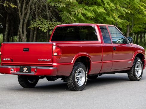 Used 2001 Chevrolet S10 Pickup LS w/ Preferred Equipment Group RWD image 26