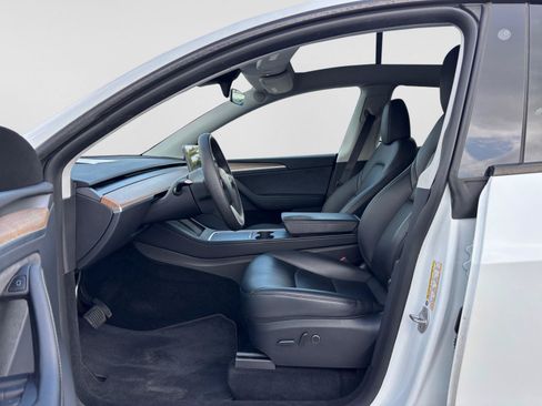 Used 2023 Tesla Model Y AWD image 10