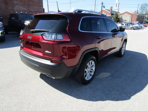 Used 2019 Jeep Cherokee Latitude w/ Cold Weather Group image 3