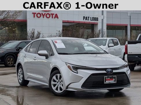 Used 2024 Toyota Corolla LE image 2
