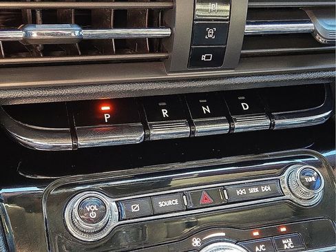 Used 2022 Lincoln Corsair FWD image 27