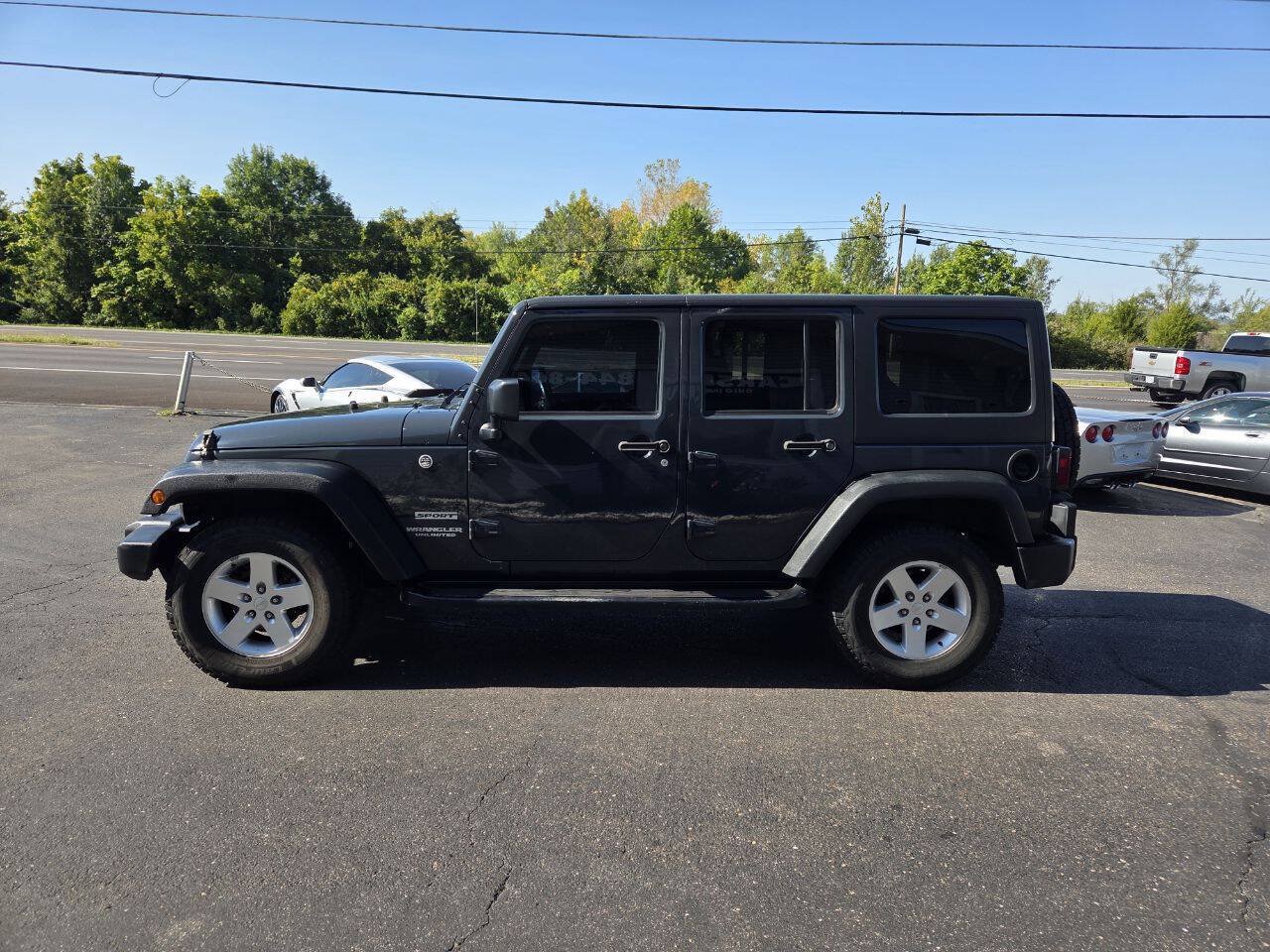 Used 2017 Jeep Wrangler Unlimited Sport w/ Quick Order Package 24S AWD/4WD image 4