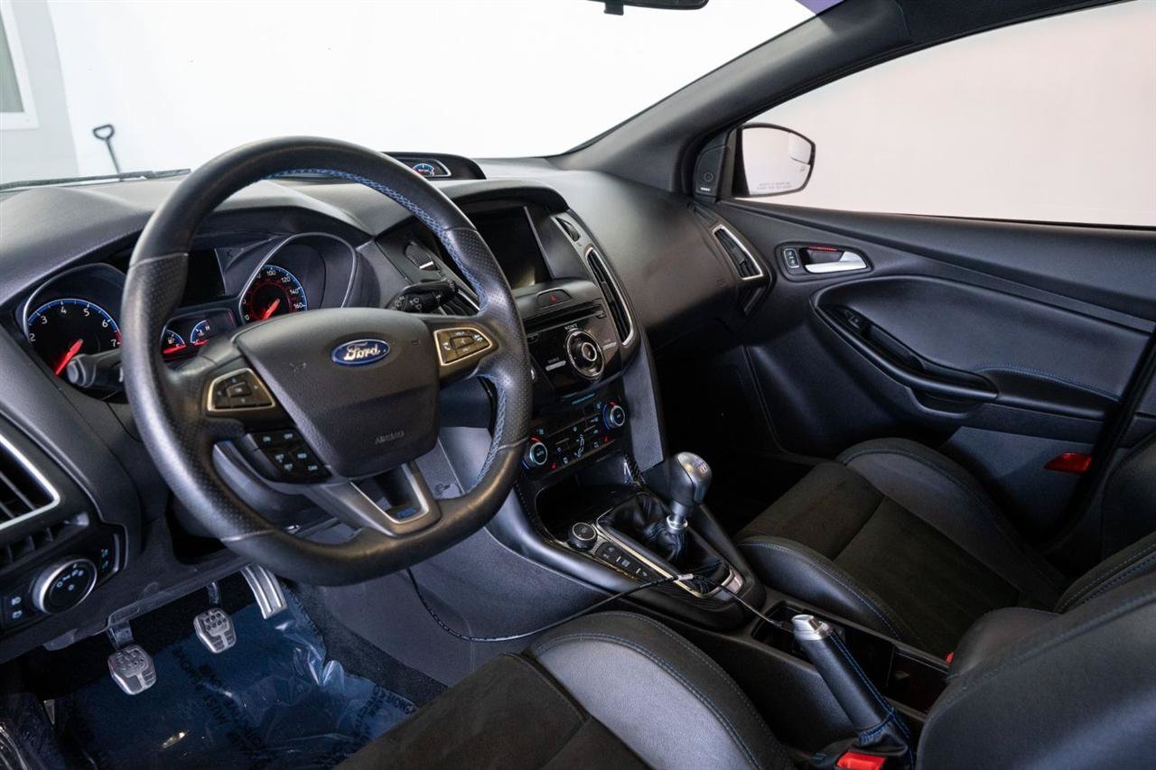 Used 2017 Ford Focus RS AWD/4WD image 16