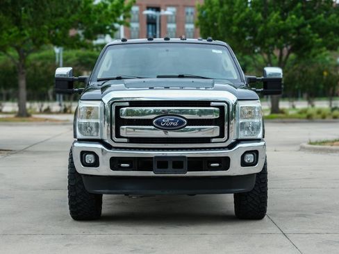 Used 2015 Ford F250 Lariat w/ Lariat Ultimate Package image 4