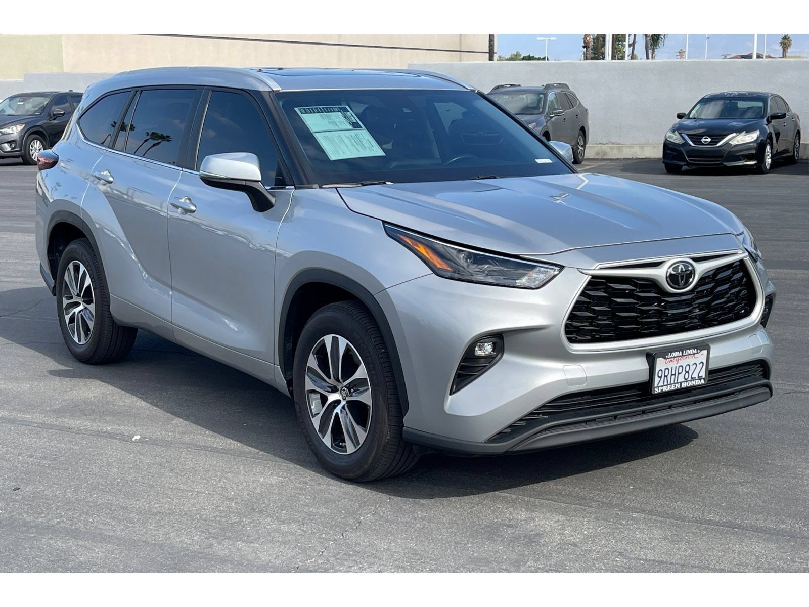 Used 2024 Toyota Highlander XLE FWD image 8