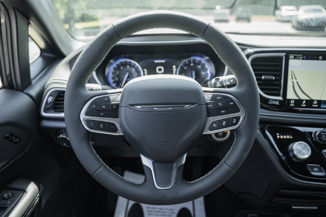 New 2027 Chrysler Pacifica Select w/ Family Tech Group FWD image 19