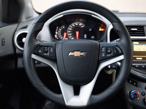 Used 2019 Chevrolet Sonic LT image 32