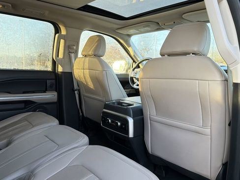 Used 2024 Ford Expedition Max Limited image 19