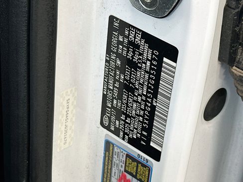 Used 2018 Kia Sorento FWD V6 image 12