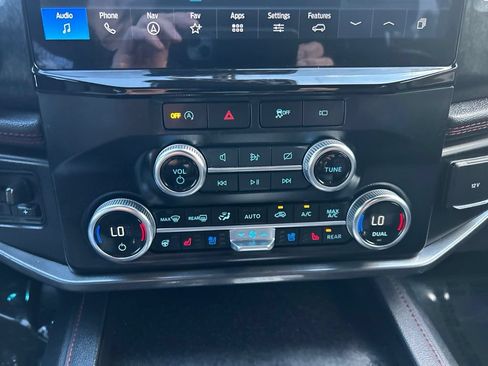 Used 2023 Ford Expedition Limited AWD/4WD image 26