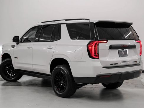 Used 2023 GMC Yukon AT4 w/ AT4 Premium Package AWD/4WD image 11