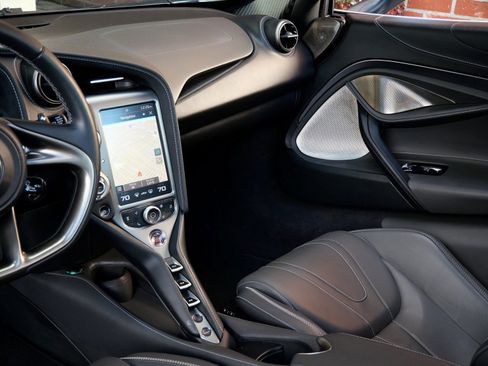 Used 2018 McLaren 720S Luxury image 19