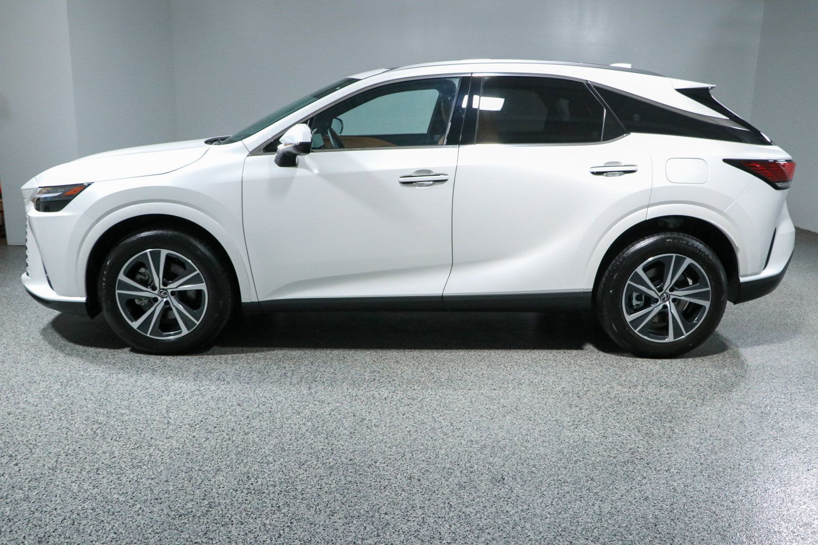 Used 2025 Lexus RX 350 Premium w/ Accessory Package (Z1) FWD image 10