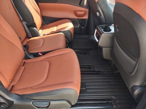 Used 2026 Kia Carnival EX FWD image 25