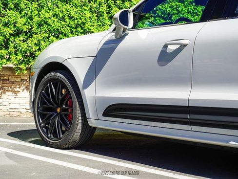 Used 2025 Porsche Macan GTS AWD/4WD image 63