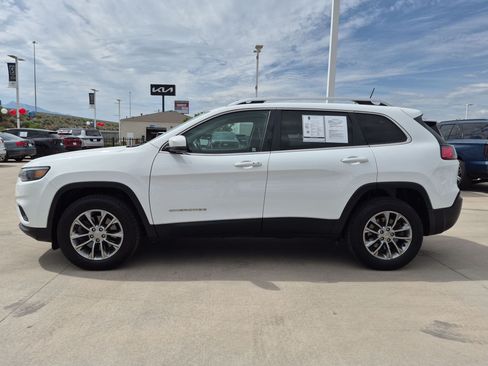 Used 2019 Jeep Cherokee Latitude Plus AWD/4WD image 2