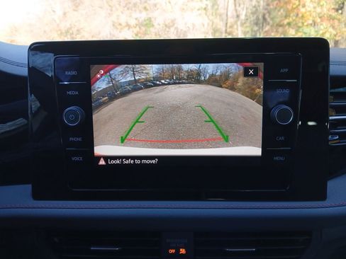 Used 2025 Volkswagen Jetta GLI Autobahn image 33