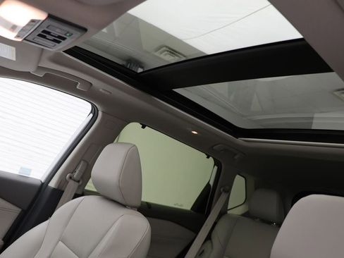 Used 2023 Nissan Rogue SV w/ SV Premium B Package image 17