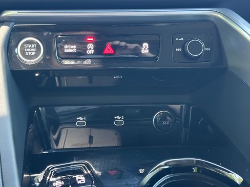 Certified 2025 Audi Q5 Premium Plus w/ Premium Plus AWD/4WD image 22