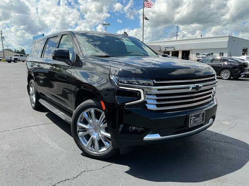 Used 2024 Chevrolet Suburban High Country AWD/4WD image 1