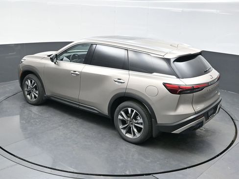 Used 2025 INFINITI QX60 Luxe w/ Vision Package image 42