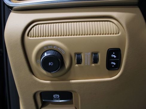 Used 2022 Jeep Grand Wagoneer Series III image 36