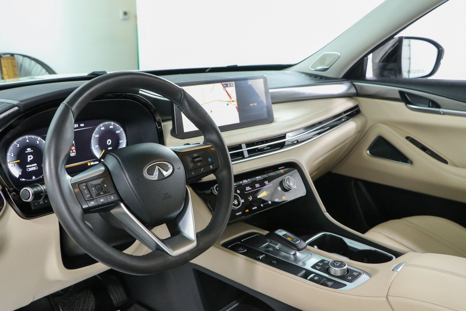 Used 2023 INFINITI QX60 Luxe w/ Performance Audio Package AWD/4WD image 24