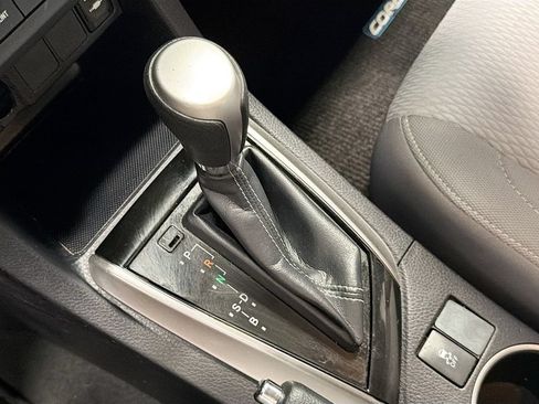 Used 2016 Toyota Corolla LE FWD image 13