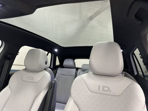 Used 2021 Volkswagen ID.4 Pro S image 7