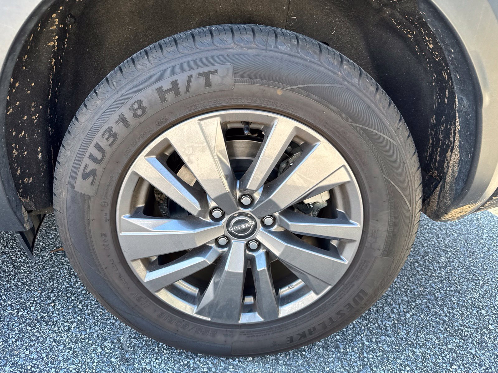 Used 2025 Nissan Pathfinder SV FWD image 10