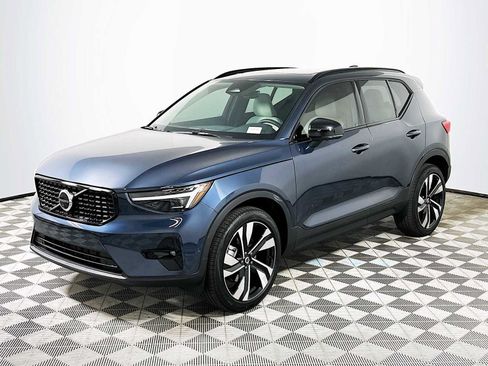 New 2026 Volvo XC40 B5 Ultra w/ Climate Package image 3