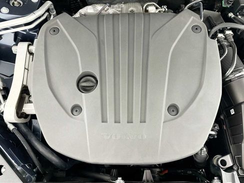 Used 2025 Volvo XC60 B5 Plus w/ Protection Package Premier image 28