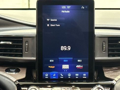 Used 2024 Ford Explorer Platinum w/ Technology Package AWD/4WD image 21