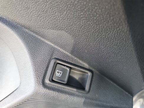 Used 2022 Volkswagen Taos S image 26