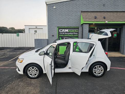 Used 2017 Chevrolet Sonic LT FWD image 40