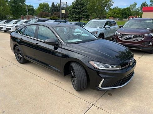 New 2026 Volkswagen Jetta SE FWD image 1