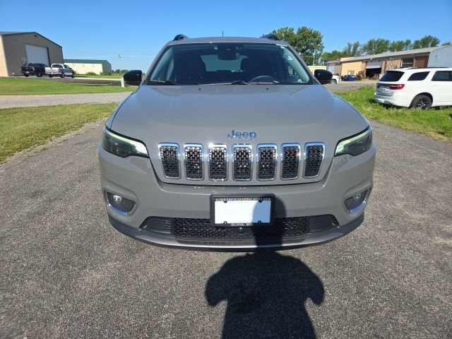 Used 2022 Jeep Cherokee Limited AWD/4WD image 2